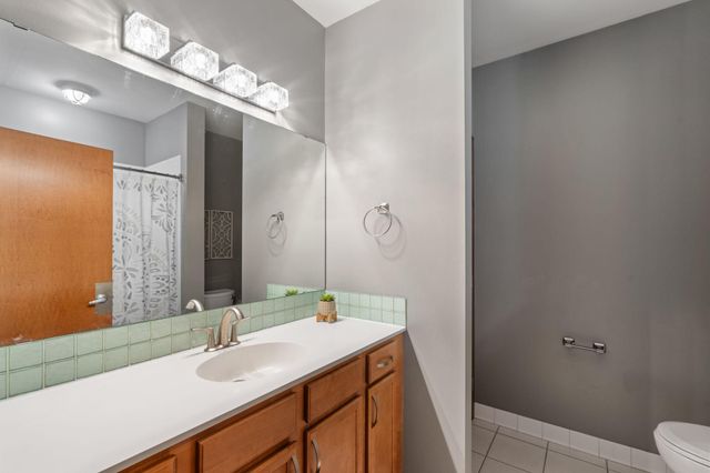 15 E Franklin Avenue 330, Minneapolis, MN 55404