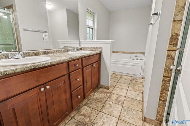 207 Shadow Court SW, Huntsville, AL 35824