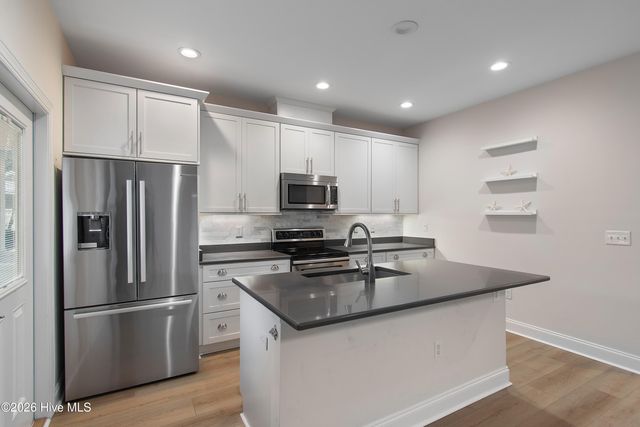 316 Marina View Drive, Southport, NC 28461