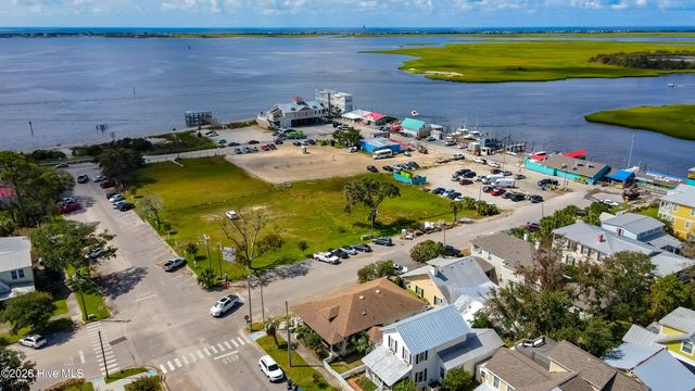 316 Marina View Drive, Southport, NC 28461