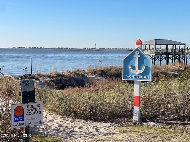 316 Marina View Drive, Southport, NC 28461