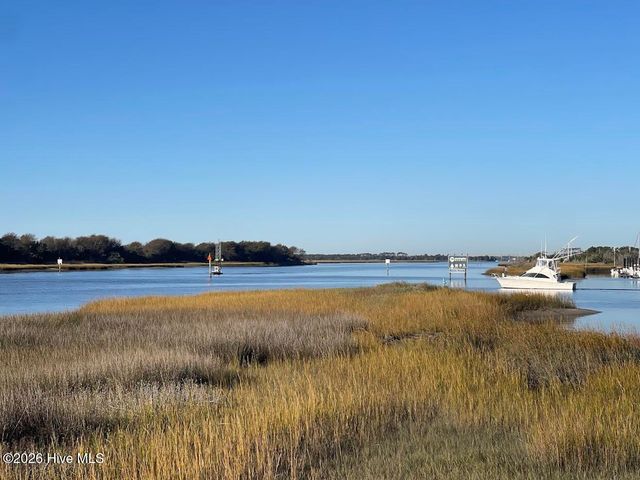 316 Marina View Drive, Southport, NC 28461