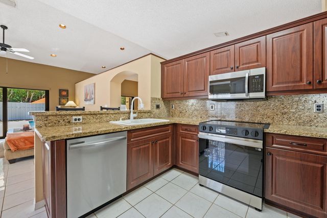 4740 NW 75th Street NW, Coconut Creek, FL 33073