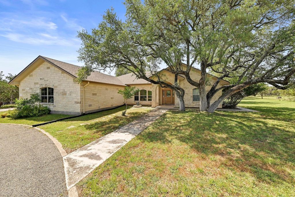 217 Circle Oaks DR, Burnet, TX 78611