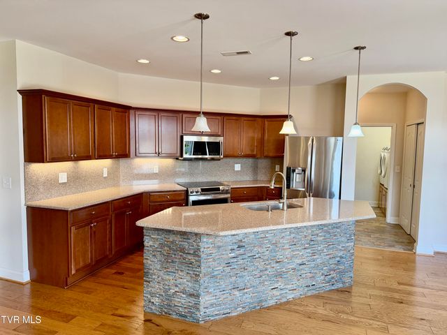 1450 Hatterdale Farm Road 1450, Blountville, TN 37617