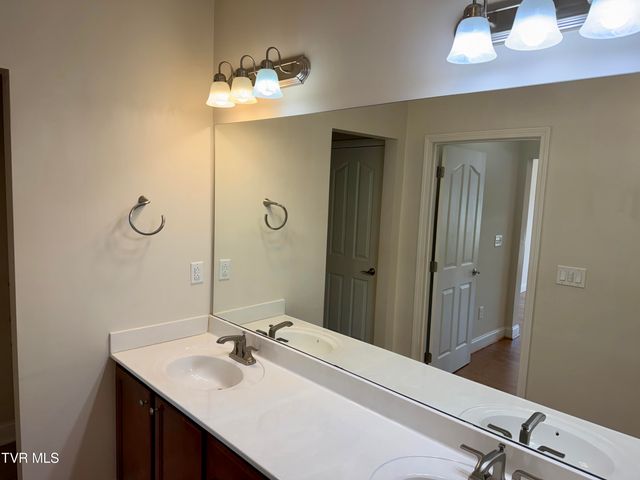 1450 Hatterdale Farm Road 1450, Blountville, TN 37617