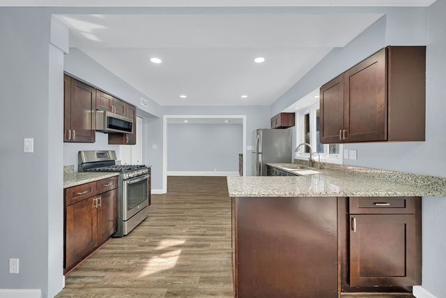 1616 Mayfield Avenue, Joliet, IL 60435