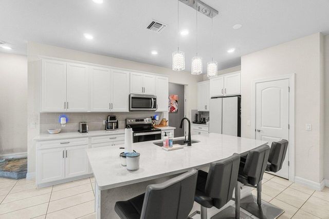 4824 Chantilly Road, Lake Worth, FL 33467