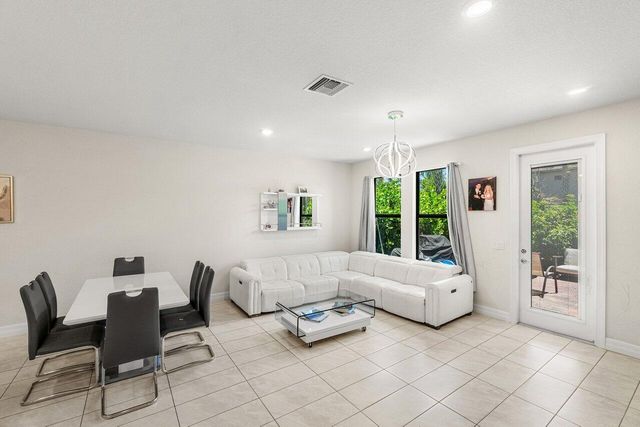 4824 Chantilly Road, Lake Worth, FL 33467