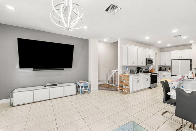 4824 Chantilly Road, Lake Worth, FL 33467