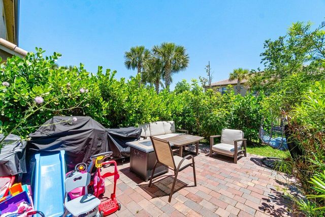 4824 Chantilly Road, Lake Worth, FL 33467