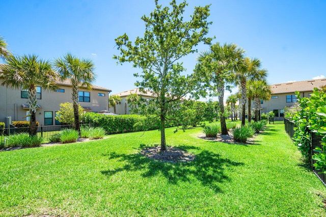 4824 Chantilly Road, Lake Worth, FL 33467