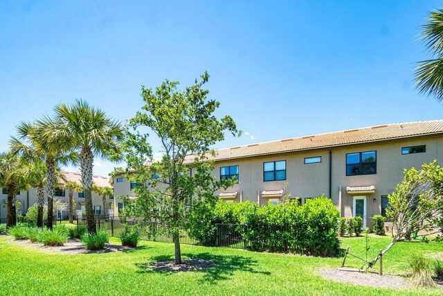 4824 Chantilly Road, Lake Worth, FL 33467