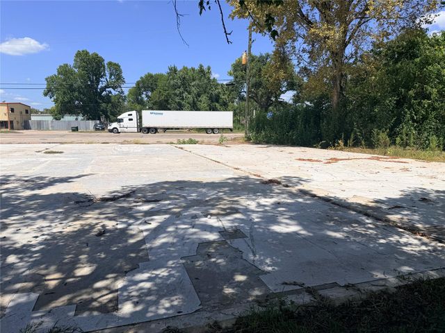 612 Highway 90 East, Liberty, TX 77575