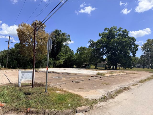 612 Highway 90 East, Liberty, TX 77575