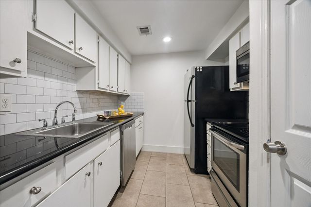 5711 Sugar Hill Drive 119, Houston, TX 77057