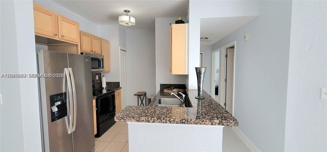 6001 SW 70th St 215, South Miami, FL 33143