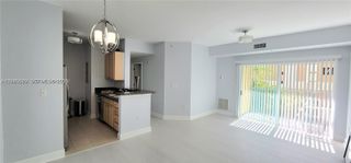 6001 SW 70th St 215, South Miami, FL 33143