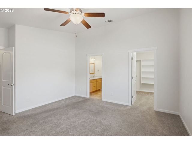 101 Se YORKTOWN Dr, Grants Pass, OR 97527