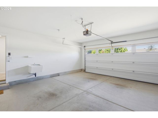 101 Se YORKTOWN Dr, Grants Pass, OR 97527