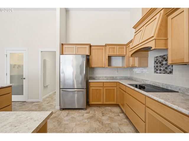 101 Se YORKTOWN Dr, Grants Pass, OR 97527