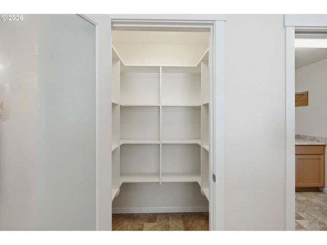 101 Se YORKTOWN Dr, Grants Pass, OR 97527