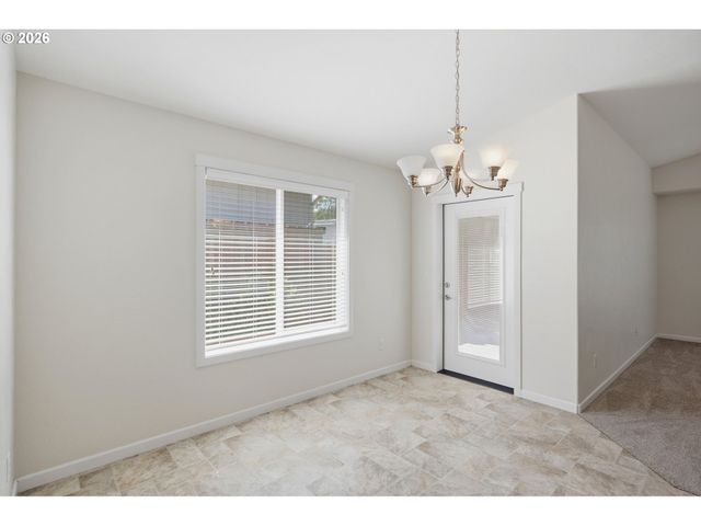 101 Se YORKTOWN Dr, Grants Pass, OR 97527
