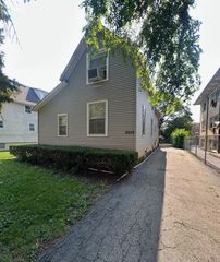 2032 N 18th Avenue, Melrose Park, IL 60160