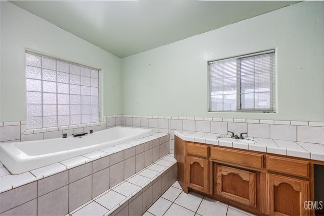 9521 Fritz Street, Bakersfield, CA 93307