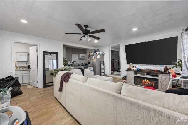 9521 Fritz Street, Bakersfield, CA 93307