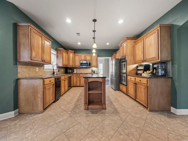 104 Leigh Circle, Hot Springs, AR 71901