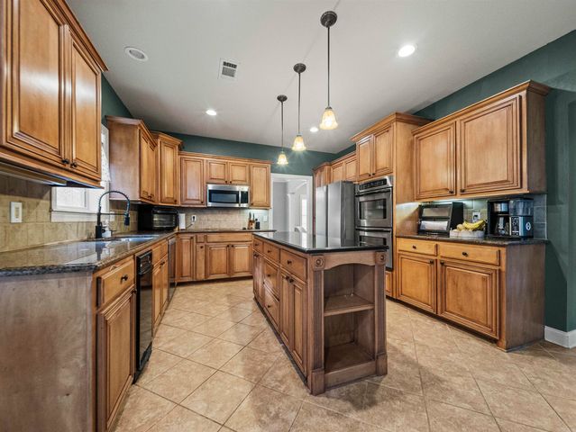 104 Leigh Circle, Hot Springs, AR 71901