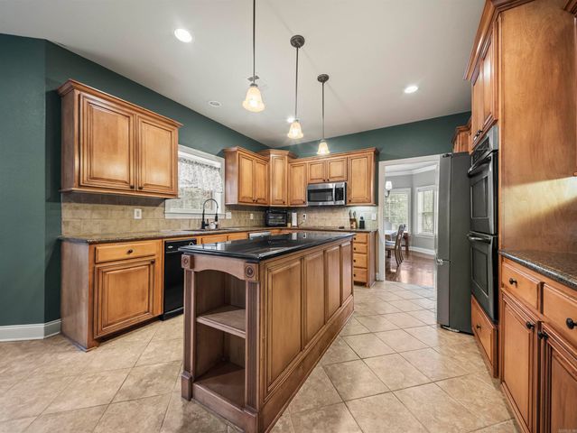 104 Leigh Circle, Hot Springs, AR 71901