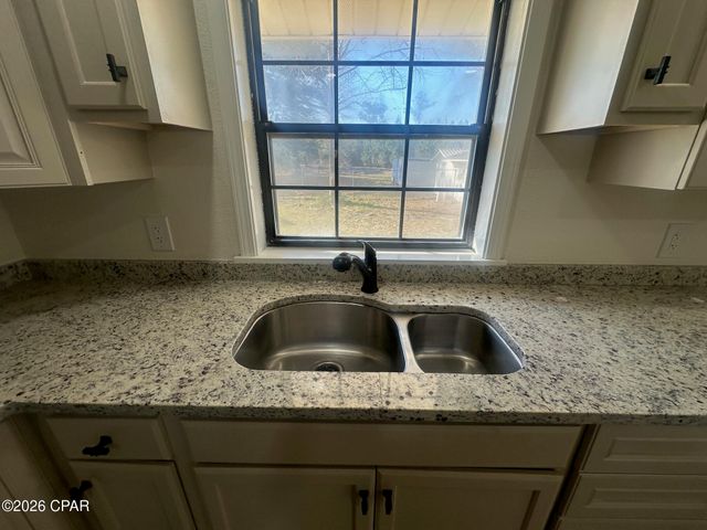 7293 Highway 90, Grand Ridge, FL 32442