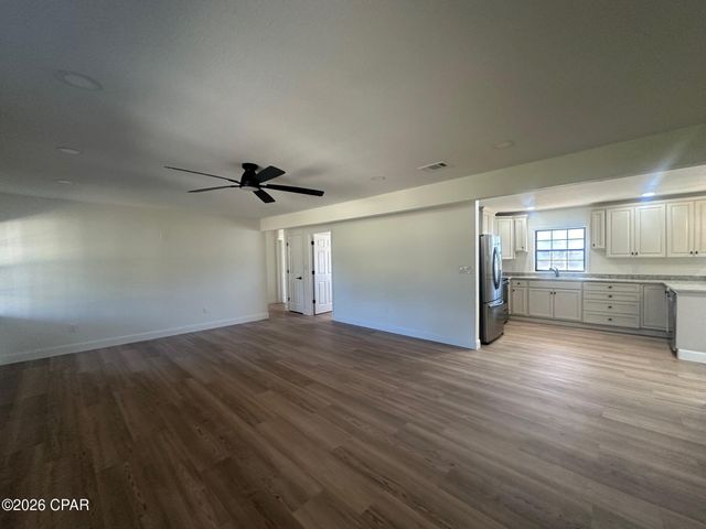 7293 Highway 90, Grand Ridge, FL 32442