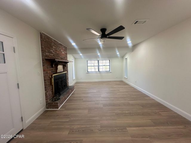 7293 Highway 90, Grand Ridge, FL 32442