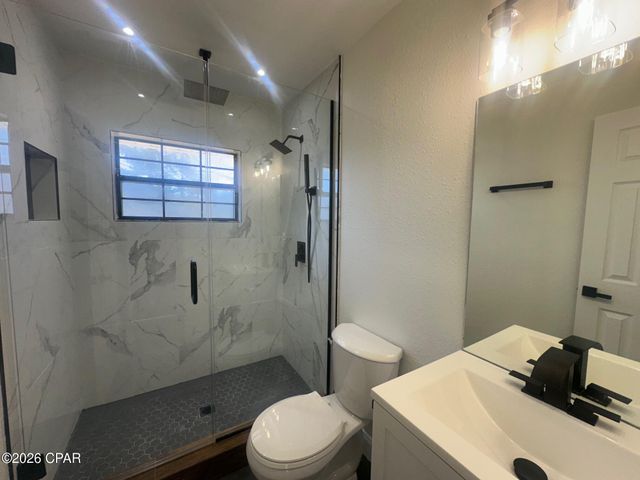 7293 Highway 90, Grand Ridge, FL 32442