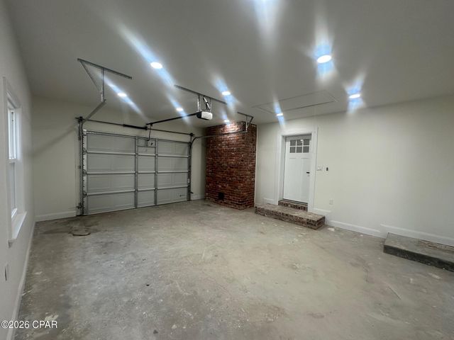 7293 Highway 90, Grand Ridge, FL 32442