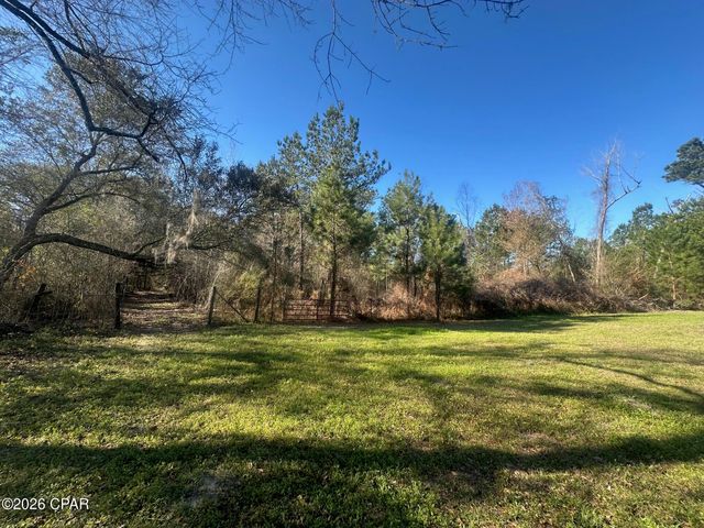 7293 Highway 90, Grand Ridge, FL 32442