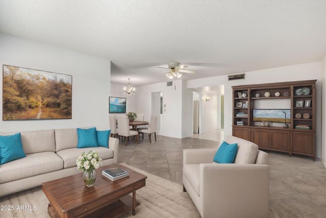 10319 W TWIN OAKS Drive, Sun City, AZ 85351