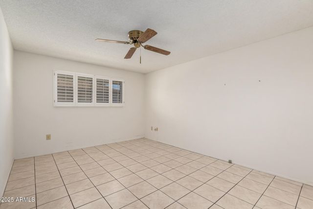 10319 W TWIN OAKS Drive, Sun City, AZ 85351