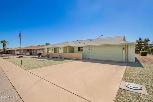 10319 W TWIN OAKS Drive, Sun City, AZ 85351