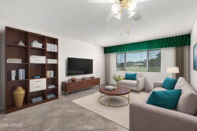 10319 W TWIN OAKS Drive, Sun City, AZ 85351