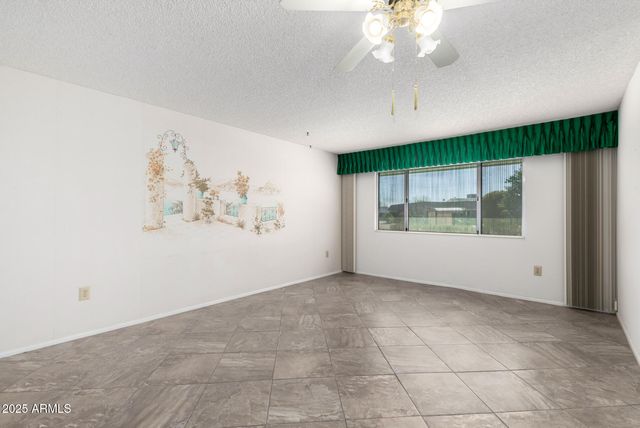 10319 W TWIN OAKS Drive, Sun City, AZ 85351