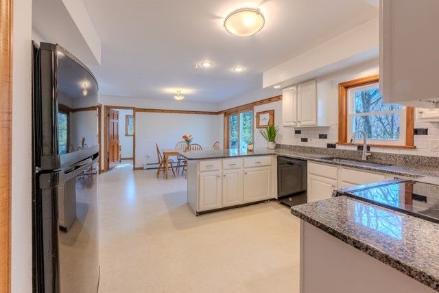 9 Andersen Dr, Boxford, MA 01921