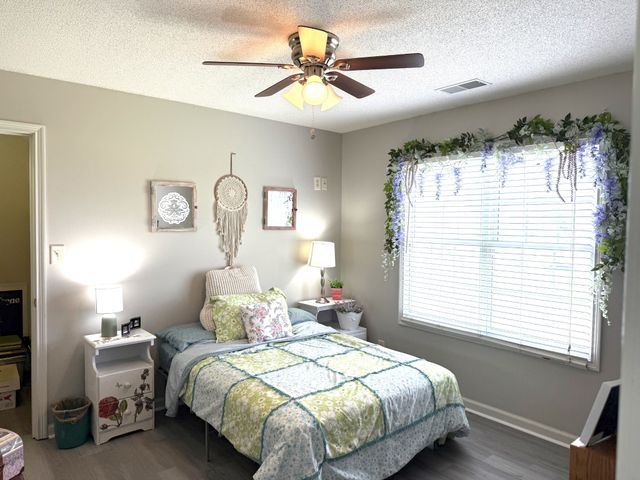 1124 Thornberry Dr, Clarksville, TN 37043