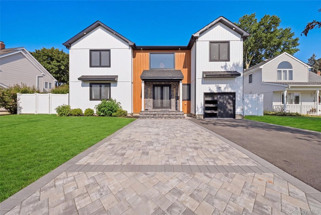 9 Vista Lane, Levittown, NY 11756 — exterior