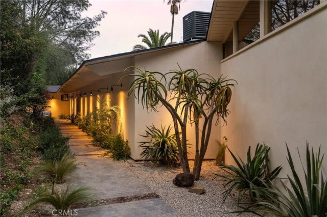 3655 Wrightwood Drive, Studio City, CA 91604