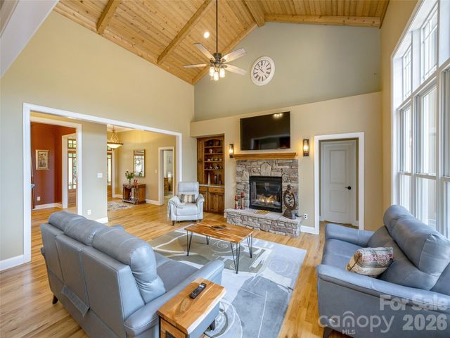 167 Tatham Road, Hendersonville, NC 28792