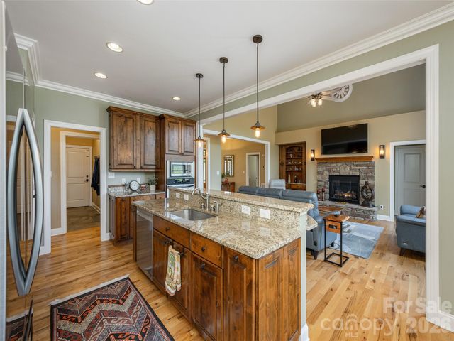 167 Tatham Road, Hendersonville, NC 28792